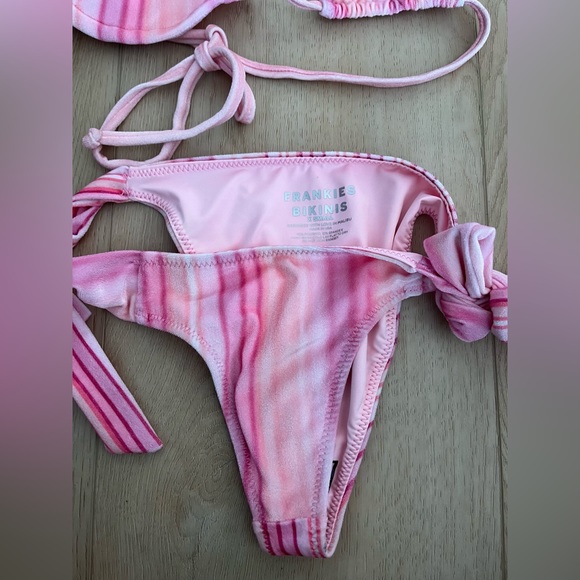 Frankies Bikini Set - Picture 4 of 8